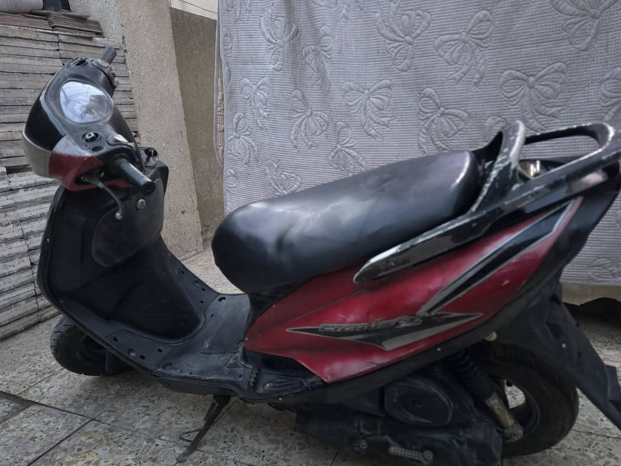 السلام عليكم دراجه 140 نظيفة جدا كهربائيات كله شغاله سلف هندر باتري جديد تايرات نظيفات مابيه نقص العنوان شهداء البياع الاستفسار ***********
