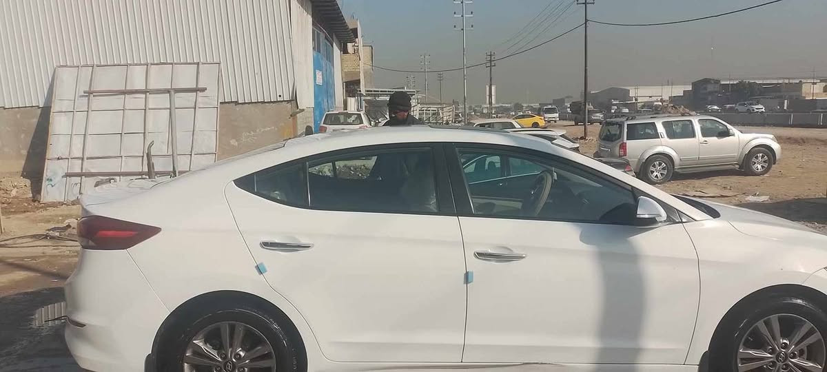 السلام عليكم
الانترا 2017 خليجي رقم بغداد فول موصفاات ماعدا البصمه ماشيه 107 بيهه نص من الدوسه وبصندق شي قليل يم رقم موضح في سونار 
اللاستفسار ***********
