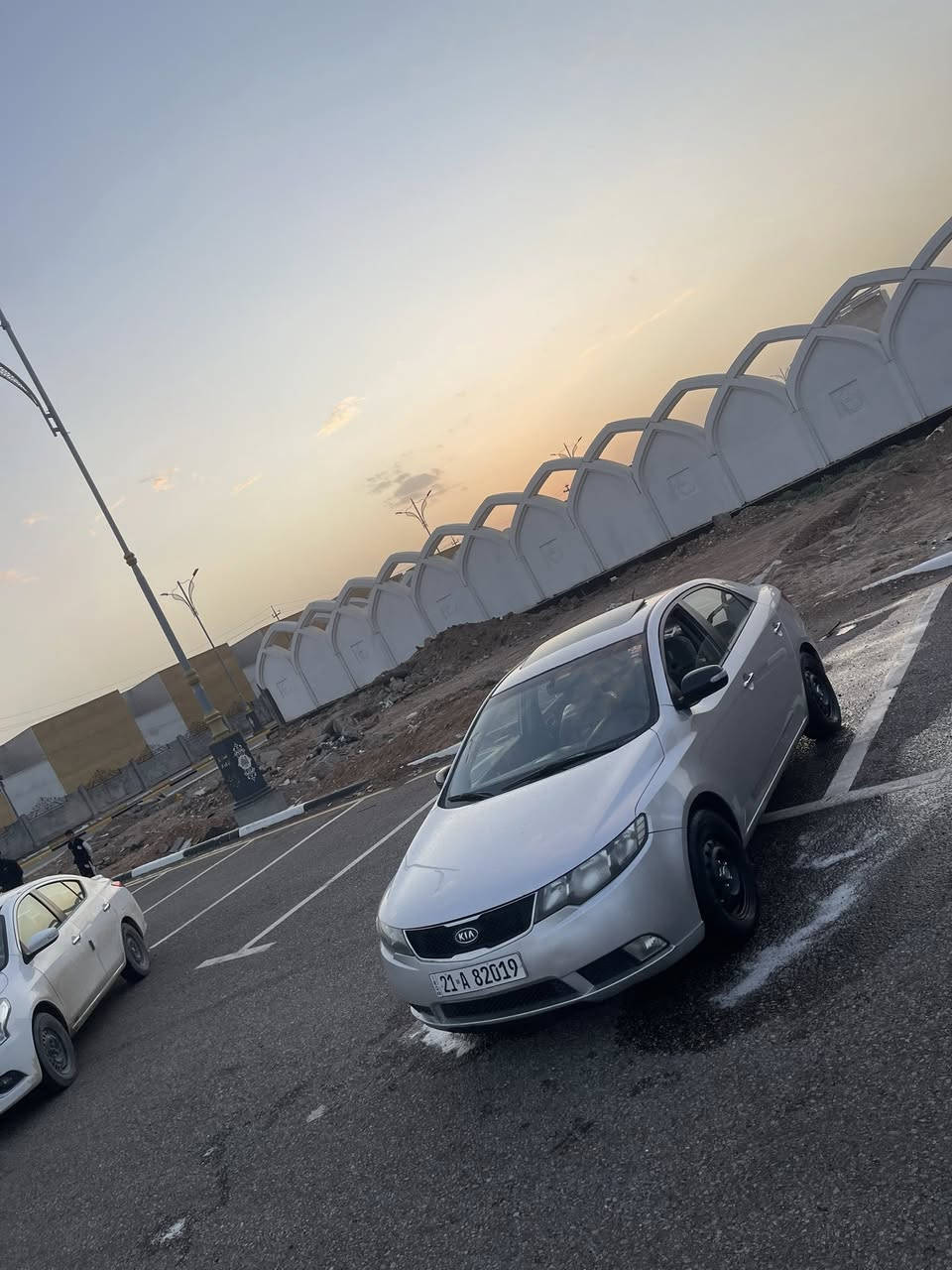 سلام عليكم سيراتو موديل ٢٠١٠ محرك ١٦٠٠ بيه قطعتين صبغ بدون دواخل
السياره جاهزه من كير مكينه حداديه تخم تاير 
تبريد ثلج ⛄️ 
السعر ٨٩ وبيه مجال بسيط 
مكان كربلاء 
***********
