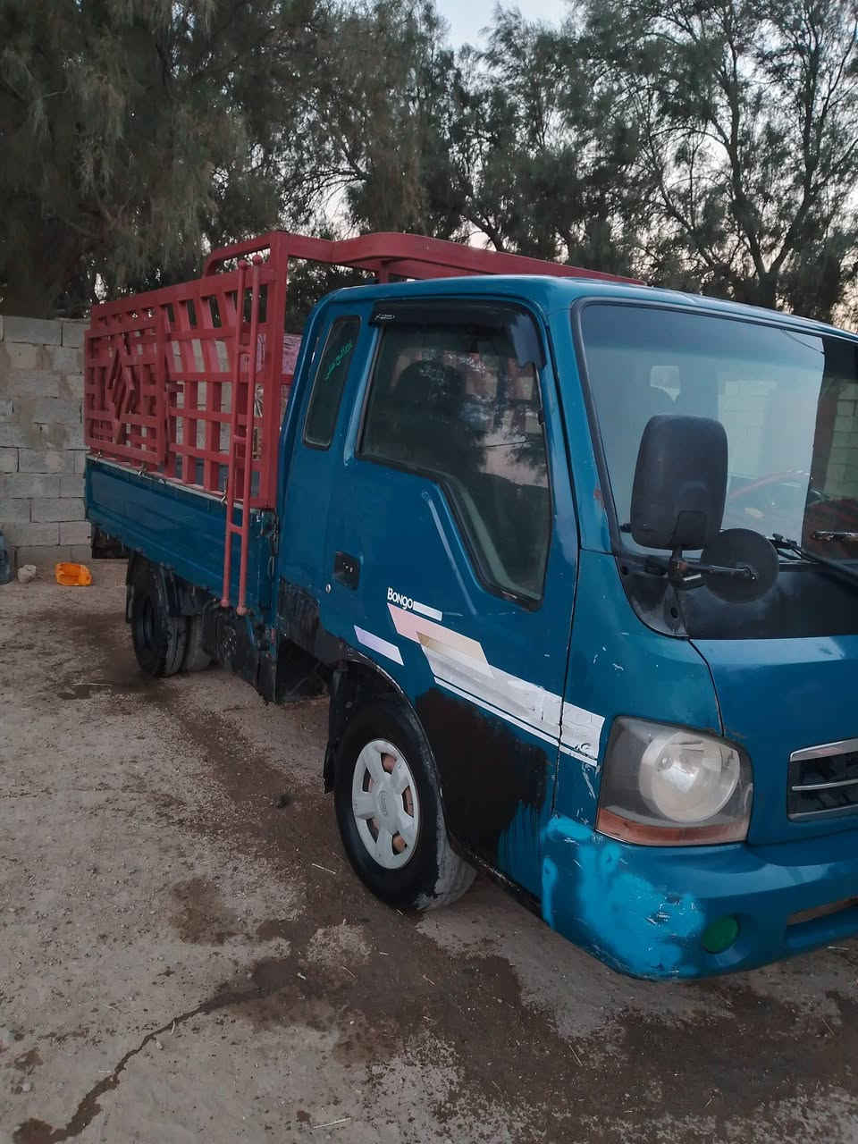 كيا ام عيون 2002
مكينه گير جدد
اكسن وشاصي كفاله بيه زنجارات بصيطه
تايرات نص عمر

المكان الديوانيه
65 وبيه مجال
***********
