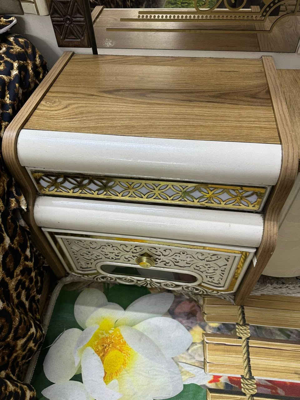 للبيع المكان مدينه الصدر للإستفسار ***********
