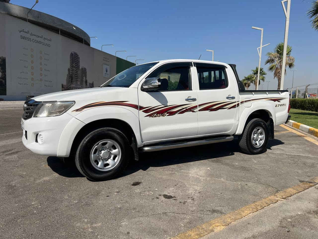 هايلوكس ٢٠١٢ كير عادي مكفوله من الصبغ  ما بيها 
19000$ 
***********
