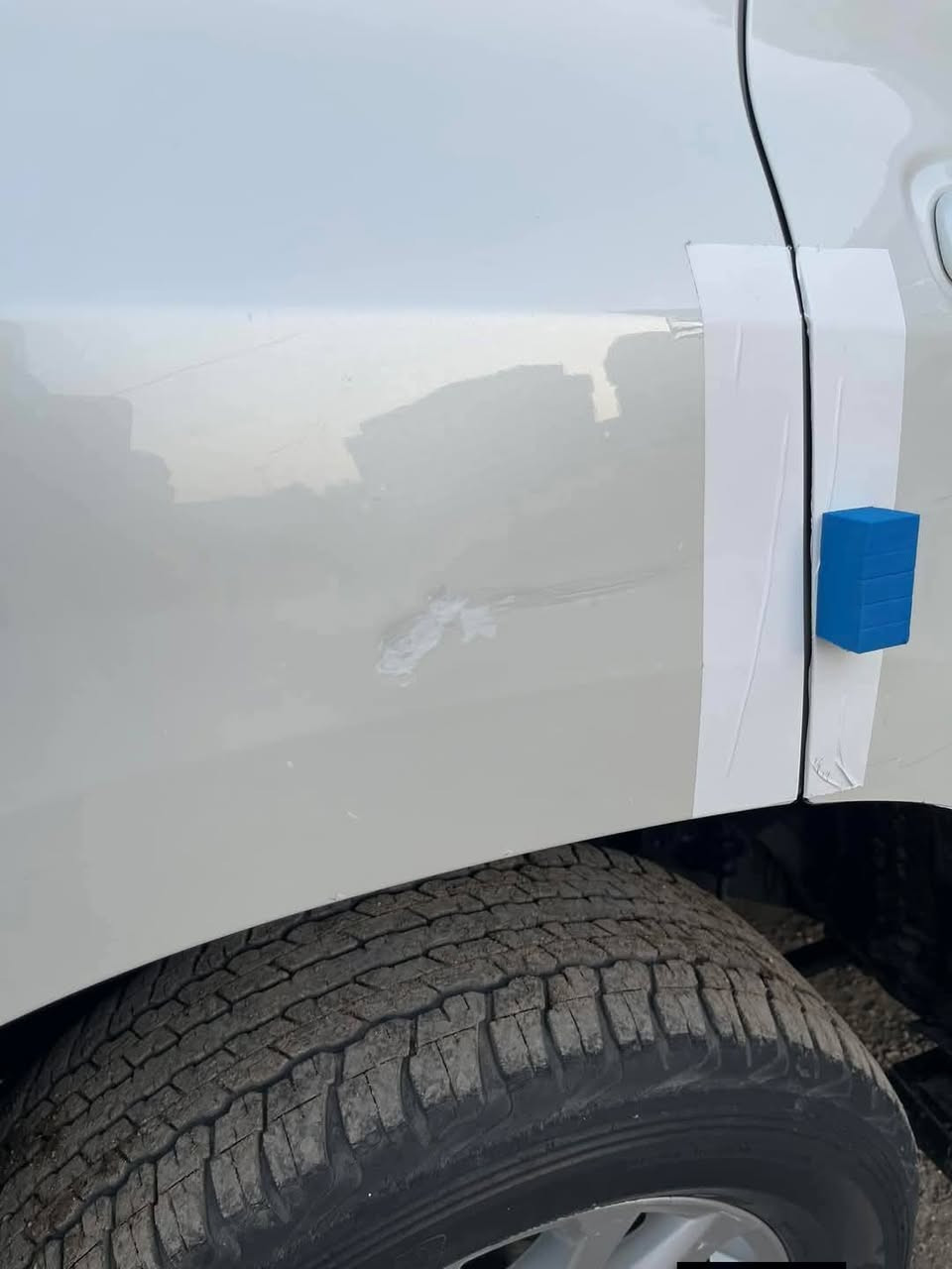 السلام عليكم برادو2016VX مواصفات لكزز خليجي ضرر حادث خلفي وصبغ جاملغ الأمامي  مكينه كير مكفولات تخم تاير صدر الأمامي وخلفي جديد تبريد ثلج تدفاه شغاله مابيها أي نقص جديده جداً سياره مواصفات مكينه6سلندر4000فورويل بصمه سلايت كشنات جلد أسبير تعليك مري شفط الأشاير بالمري يدات نيكل لأيت زنون بالوجكتر زنون ثلاجه تحكم أستيرن دبل تانكي صاج ملكي شاشه كامره حساس خلفي والأمامي7راكب3قطع تبريد تحكم أستيرن جهتين كروس سرعه مكان سياره بغداد ساحه الخلاني رايدها 320ورقه وبيه مجال للشراي ***********
