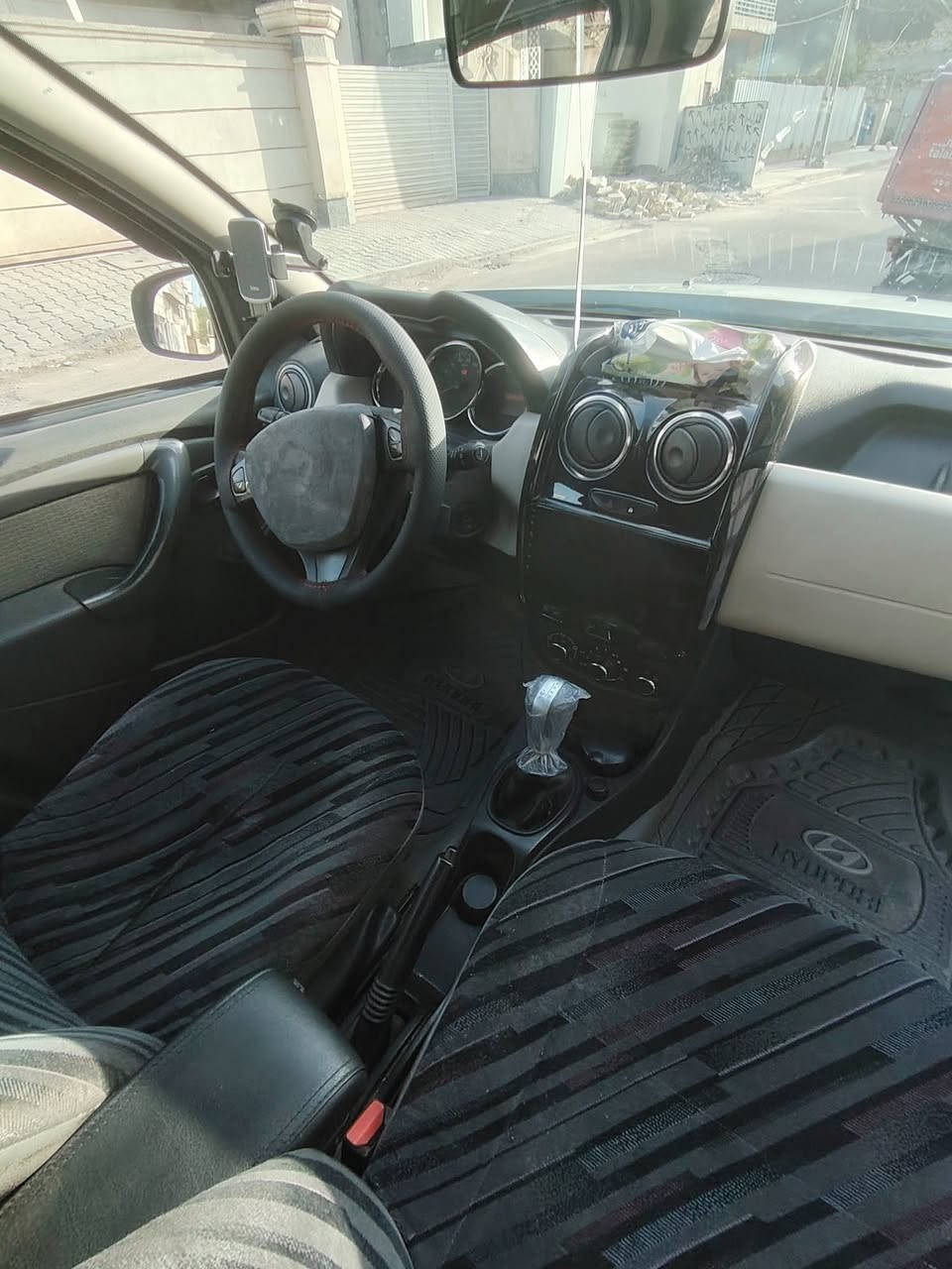 للبيع او المراوس حسب القناعه رينو داستر 2018 محرك 2000 وكير At المرغوب مكينه وكير وتبريد كفاله تايرات جدد حداديه صدر جديده دسكات جديد شاشه لمس وكامره والكفر والمسجل البلادي موجودات سياره جاهزه وكامله بيها ٣ قطع صبغ بدون معجون وبدون ضربه صبغ أثر شخوط القطع جاملغ خلفي يمنه ويسره وجاملغ امامي يمنه رقم انكليزي بغداد تحويل ثاني يوم السعر ٨٥ رقم الهاتف *********** عنوان الاعضميه
