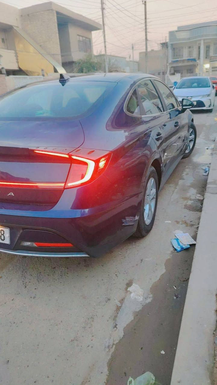 سوناتا ٢١ بغداد بأسمي رقم دولي هزه جديده ٣ قطع صبغ جاملغات اماميه وبنيد بدون لغد ولا شاصي جاهزه من جميع النواحي محرك ٢٥٠٠ مواصفات رادار امامي كامره دواره هند بريك بصمه اوتو ستوب  ماشي٨٣ الف السعر ١٥٥ مكاني البصره *********** بيع او مراوس بامريكي
