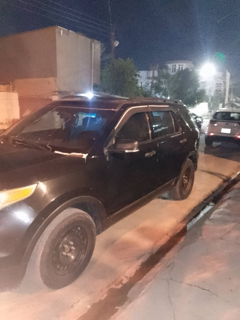 السلام عاليكم بيع سيارة فورد اكسبلور موديل 2011 السعر 125 ورقة للستفسار *********** مكان ديالئ بعقوبة
