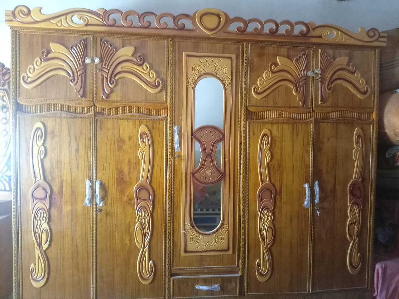 غرفه نوم للبيع مستعمله 15يوم جديده خدش ما بيها مكلف بلنشر وهذا رقم صاحبها ***********
