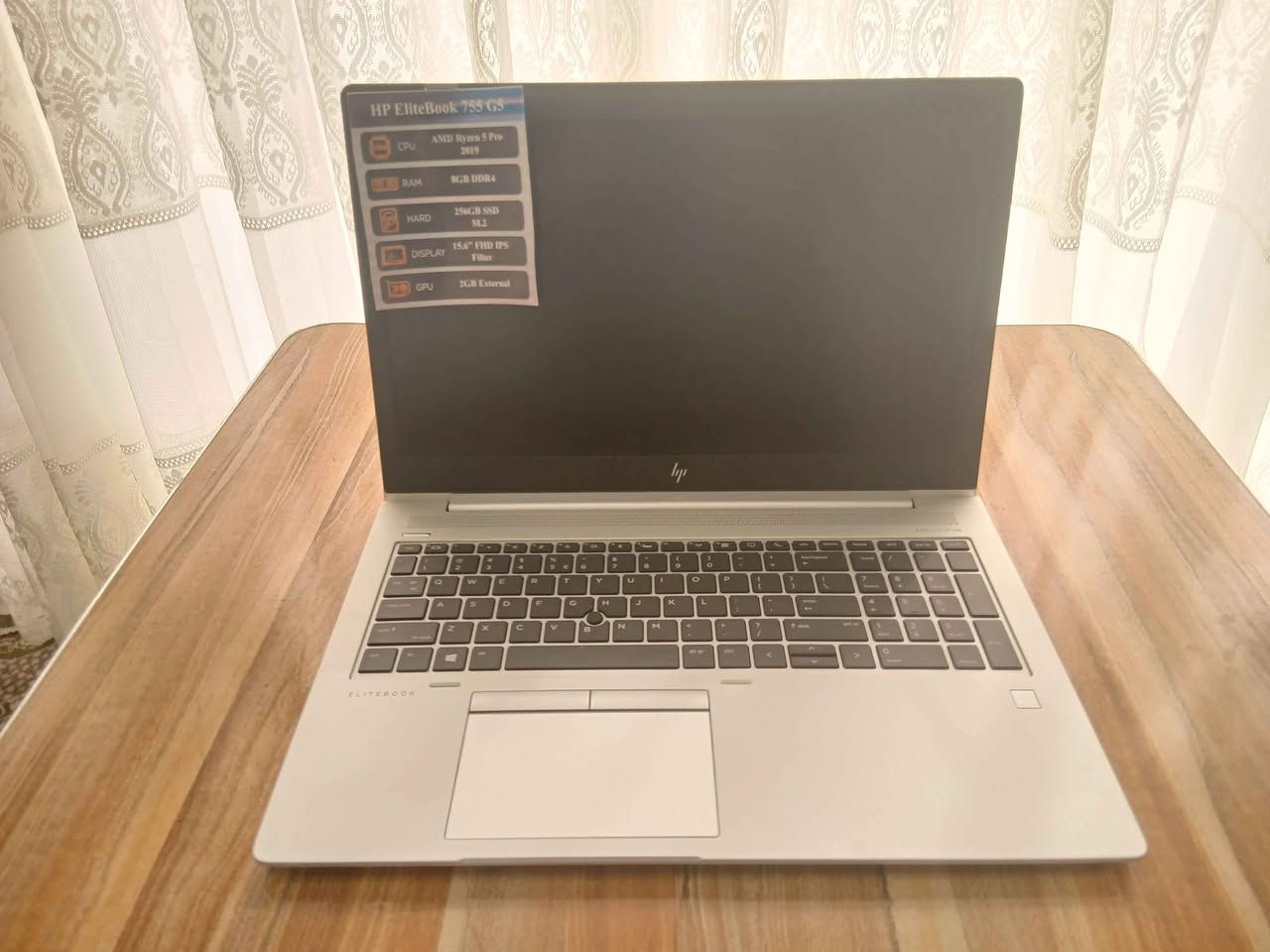 💻 لابتوب HP EliteBook 755 G5 - وحش العمل والدراسة بنظافة خارقة! ✨
​إذا تدور على حاسبة "أخو الجديد" تمشيك بالدراسة الجامعية، الشغل، البرمجة، والتصفح السريع بدون أي تعليق.. هذا العرض إلك! الجهاز مفحوص قطة قطعة وبحالة المصنع.
​⚙️ المواصفات التقنية (فول مواصفات):
​المعالج: AMD Ryzen 5 Pro (أداء سلس وسريع للمهام الثقيلة).
​الذاكرة (الرام): 8GB DDR4 لاستجابة فورية بين البرامج.
​التخزين (الهارد): 256GB SSD M.2 (يشتغل اللابتوب بلمحة عين ⚡).
​الشاشة: 15.6 بوصة FHD IPS بدقة ألوان تخبل ومريحة جداً للعين.
​كارت الشاشة: 2GB الخارجي لتشغيل الألعاب والبرامج بسلاسة.
​🎁 باكج الهدايا المجاني المرفق ويا الجهاز:
​💼 حقيبة لابتوب متينة لحمايته.
​🖱️ ماوس مريح جداً للاستخدام اليومي.
​✨ اللزگة الخاصة بالمواصفات (الملصقة على الشاشة كما بالصور).
​🚚 العرض الأقوى:
التوصيل مجااااني بالكامل وبأسرع وقت لباب بيتك لأي محافظة بالعراق! 🇮🇶🚚
​💰 السعر: 350 دولار فقط!
​📍 موقعنا للمعاينة والفحص المباشر:
السليمانية - منطقة قولەرەیسی - خلف مسجد شهيد مريوان (تحت).
​📞 للحجز والتثبيت السريع: أرسل رسالة خاصة الآن أو تواصل معنا مباشرة عبر الواتساب: ***********. (الكمية قطعة واحدة فقط، الأولوية لأول متصل!). السليمانية, العراق
