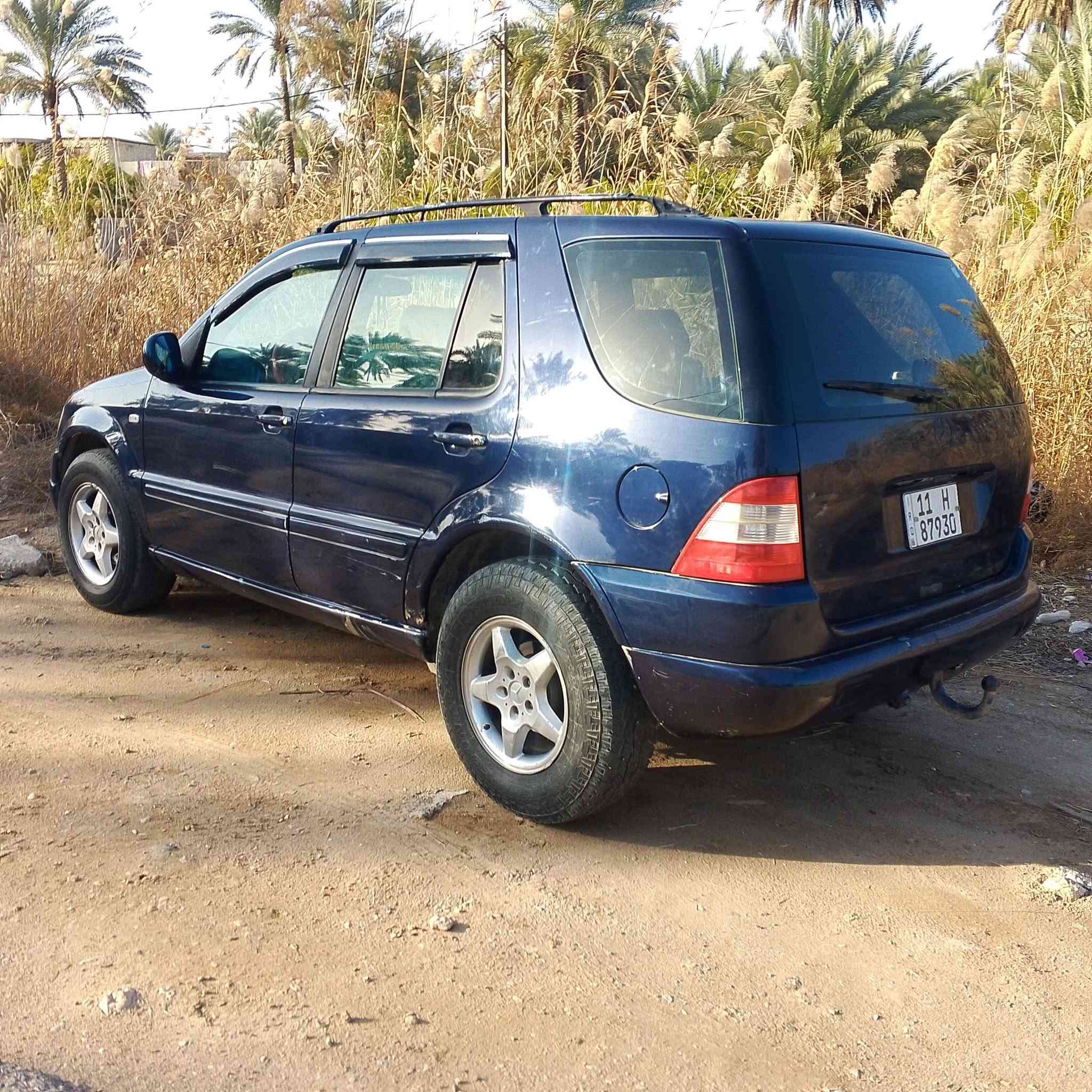 مرسيدسML للبيع السعر 70 واستفسار على الاتصال الارقام التاليه مراوس يوجد عند القناعه *********** مكان السياره كربلاء المقدسه
