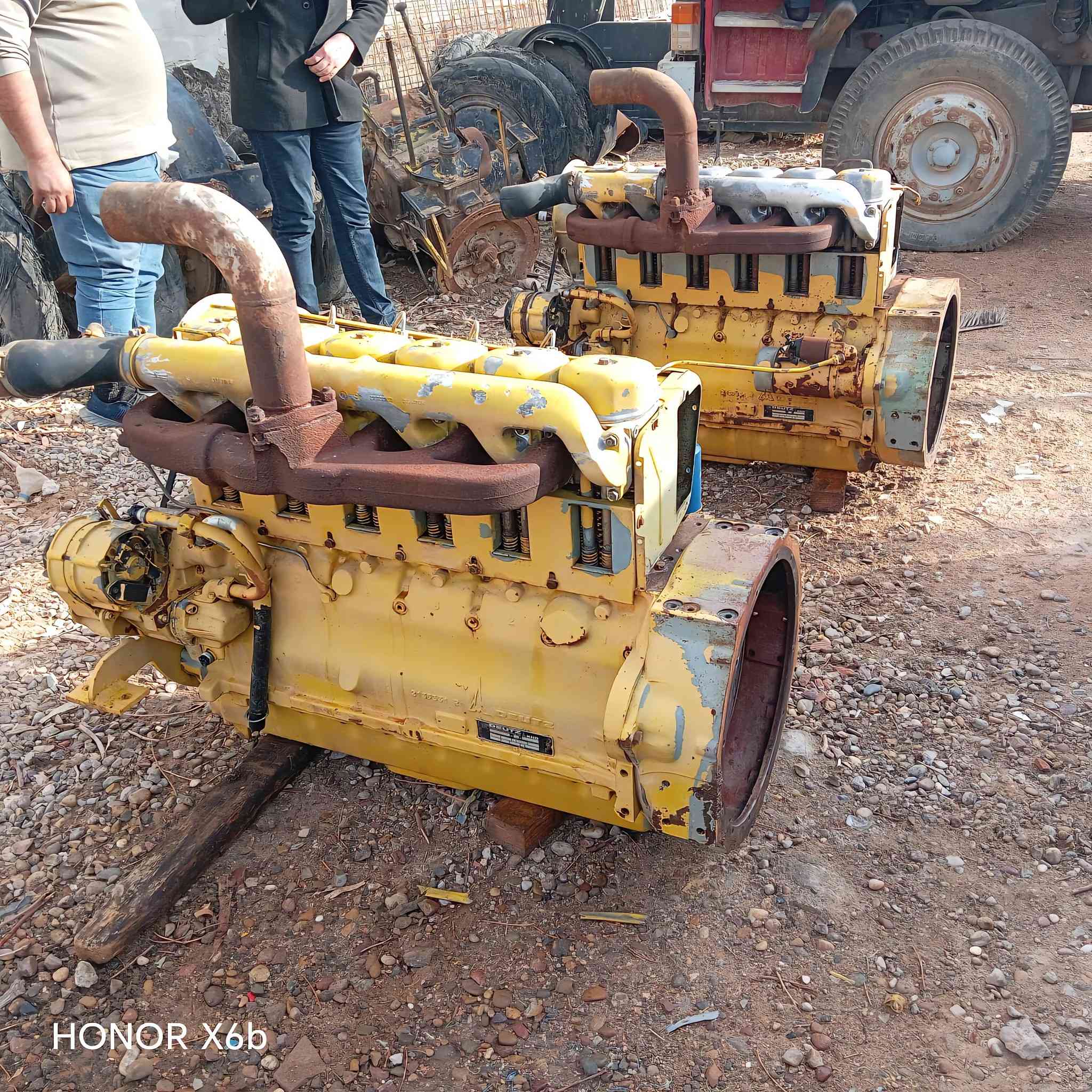 سلام عليكم
محركات دويز عدد 2 للبيع 
6 سلندر 
محركات نضيفه جدا مثل ما موضح بل صوره لا مصبوغ ولا شي بعدهن بصبغ الشركه
مكان الانبار الرمادي 
للاستفسار اكثر الاتصال على الرقم 
***********
