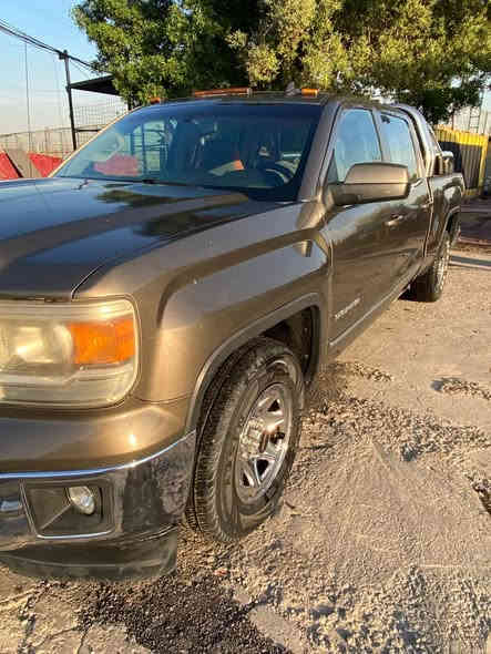 السلام عليكم جمسي سيرا موديل ١٤ جاهزة تبريد ثلج صدر جديد شاشة كبيرة محرك ٦ سلندر باب خلفي كبير سيارة مصبوغة عام اثر جراد فقط وارد امريكي حادثه جاملغ جهة القبق ومصلح فقط *********** 👍
