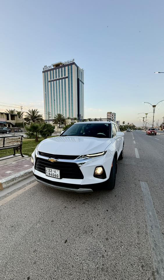 السلام عليكم 
للبيع شوفرليت بلايزر موديل 22 لون ابيض
حادث موضح بالصور 
مكينه 2000تيربو 
فور ويل 
بصمه تشغيل بصمه ابواب 
تحديد مسار 
مانع اصدام 
اوتو ستوب 
كشن سائق كهرباء 
رقم اربيل
مكان السياره كربلاء
***********
السعر 220 مجال بسيط
