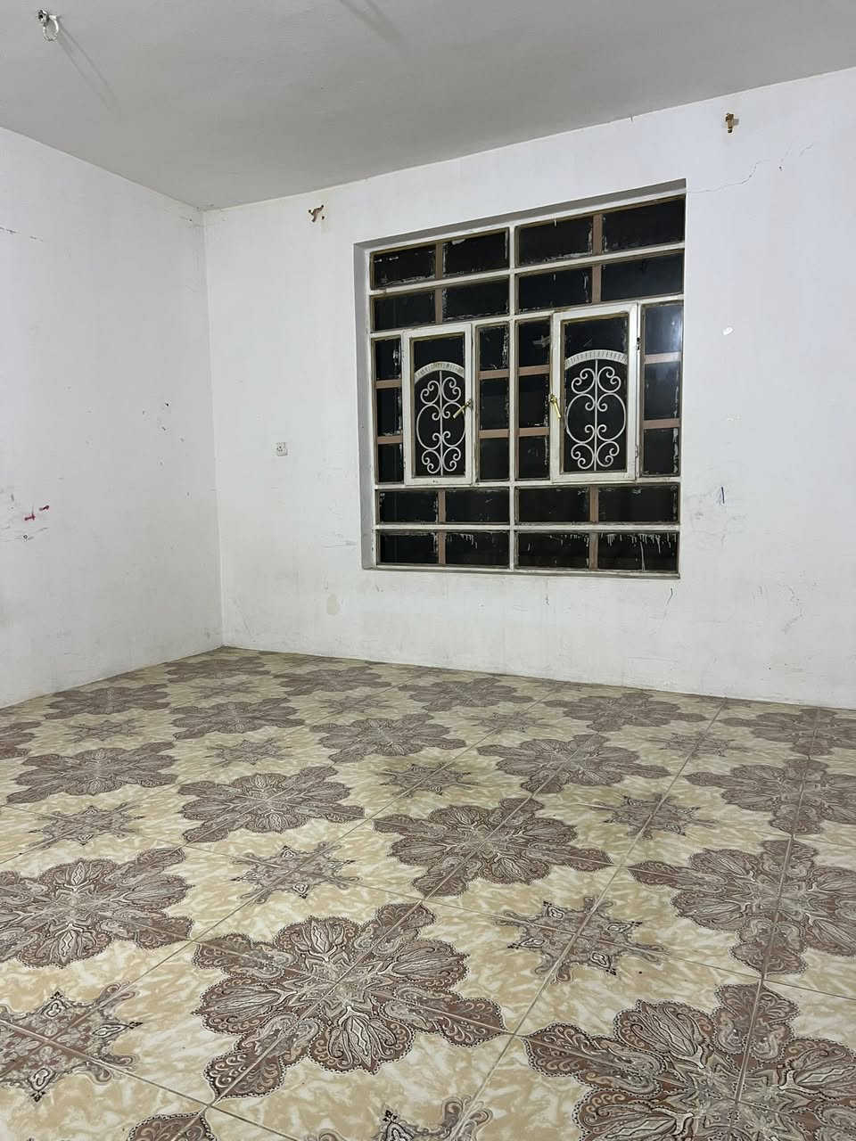 دار للبيع مساحة 100 متر طابقين موقعة بداية منطقة شفتة للاستفسار ***********
