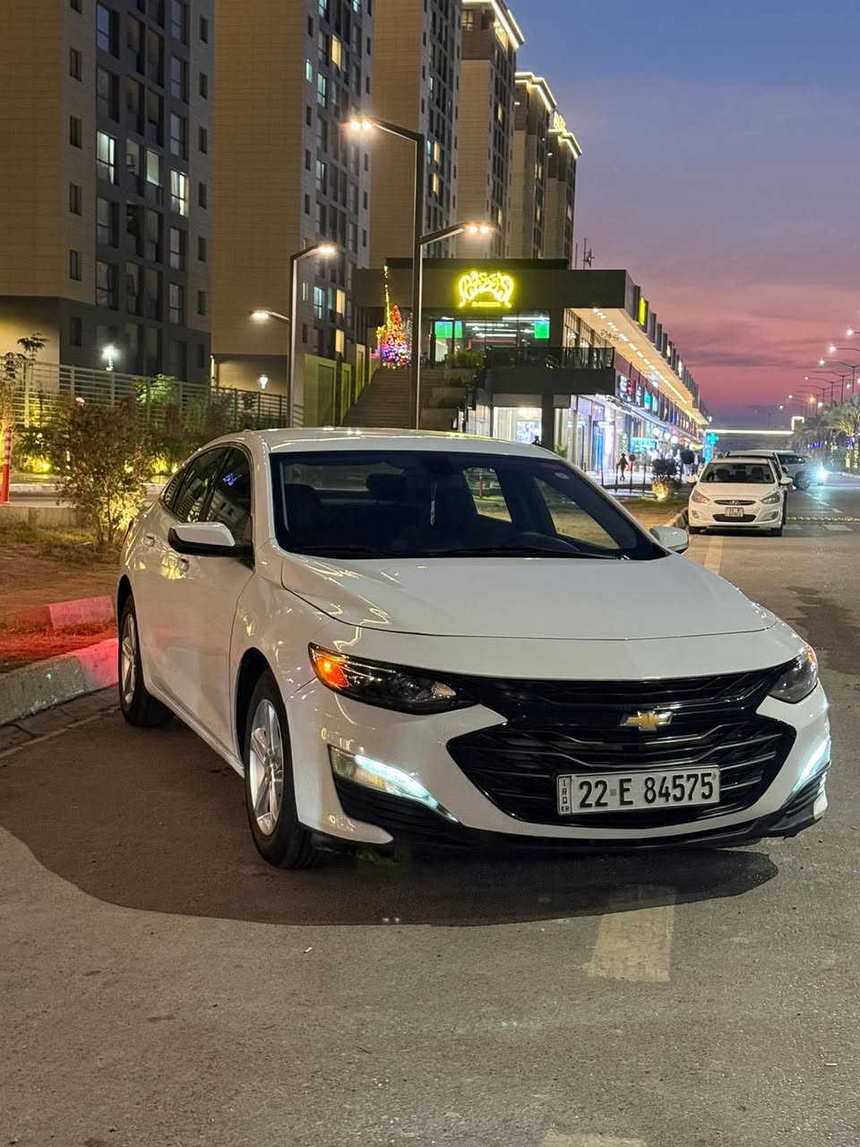 • ماليبو موديل ٢٢ وارد
• حادثها صفحة جانب السايق اربع قطع بابين تبديل اصلي وجاملغات امامي وخلفي بارد 
• ماشية ٥٥ سيارة جاهزة ما ناقصها شي تراي وين متريد 
السيارة اربيل تريد وكالة او تحويل حرة ماكو اي مشكلة 
• سعره 100 وبيه مجال 
وصور الحادث مرفقه بل منشور  
• مكانها بغداد حي الجهاد 
• هاتف ***********
