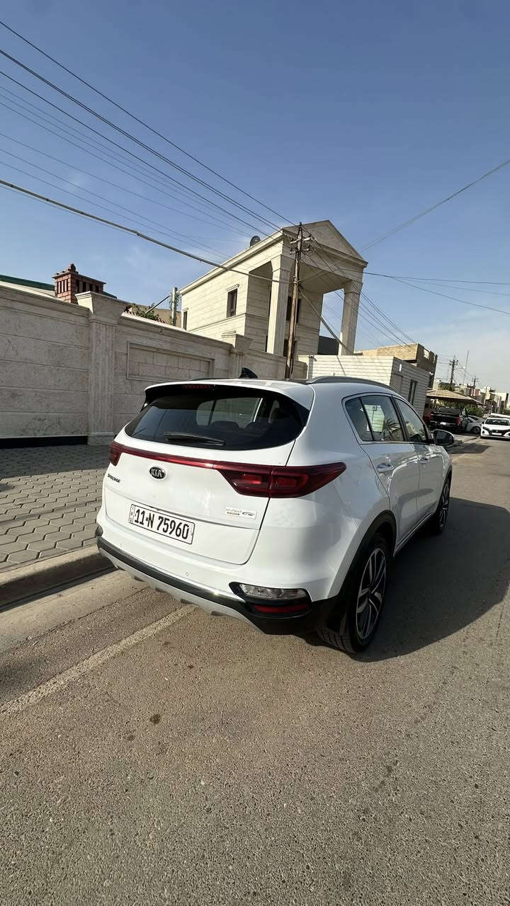 السلام عليكم
السلام عليكم 
سبورتج 2020 خليجي 
مكينة 2000 دوش 
ماشية 64الف
فول موصفات 
بنورما 
كشنات جلد 
داخل حمصي 
شاشة حبيرة كار بلي 
حساسات 360 
جنطة كهرباء 
مري شفط 
كشنات ثنيهن كهرباء 
ويل 19
تايرات جدد 
السيارة بوضع الشركة 
سبير منازل 
مكفولة كفالة عامة 
عده اربع اصابع بارد بلجاملغ الخلفي 
مكاني بغداد حي الجامعة 
***********
