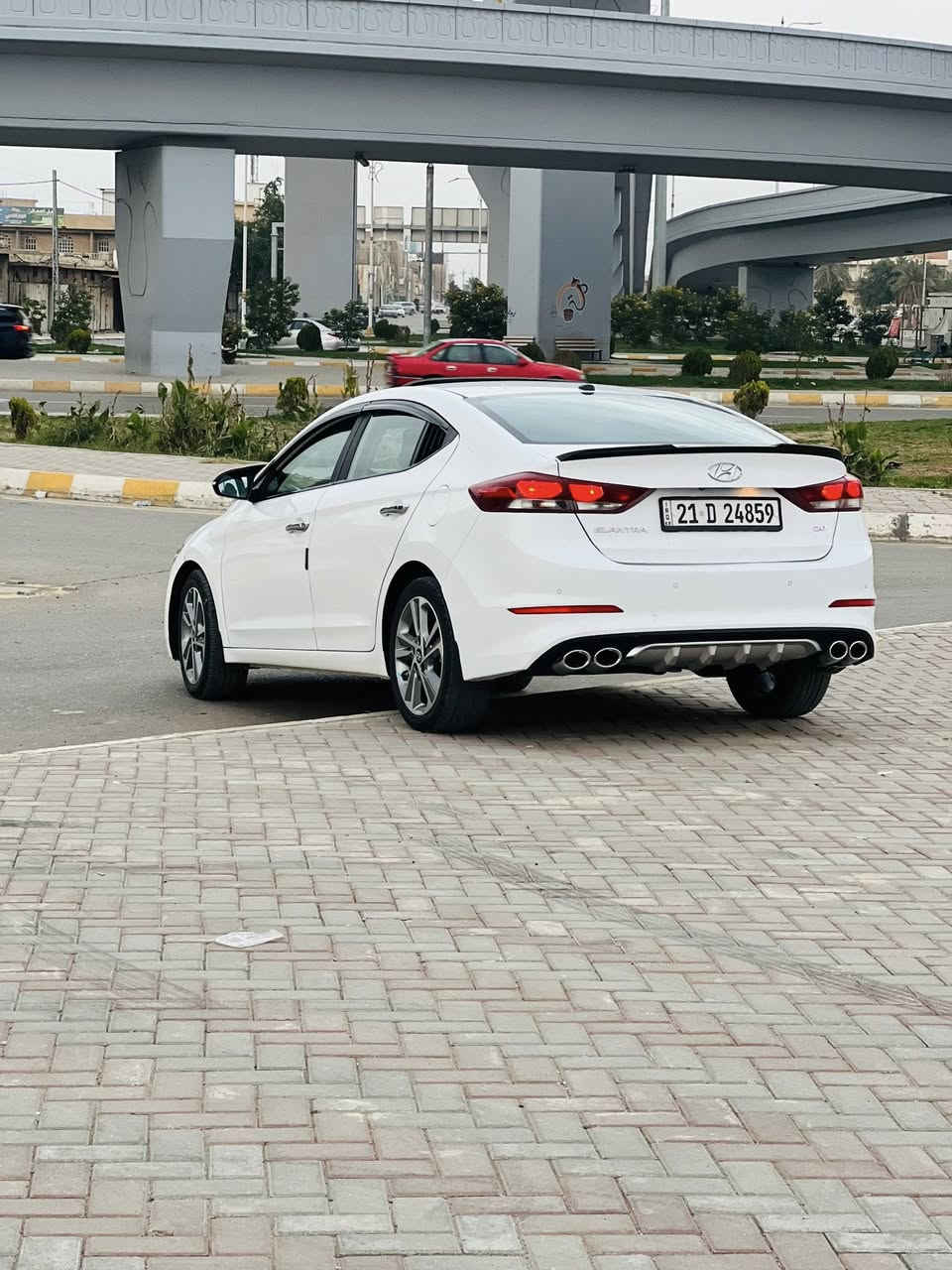 سلام عليكم انترا 2017 فول مواصفات ثلاث انضمه قيادة سيارة ماشية 174 مكان السيارة تكريت سيارة كفالة مابيها بس البارد الي مئشر عليه السعر 152وبيه مجال   *********** مكلف بل نشر
