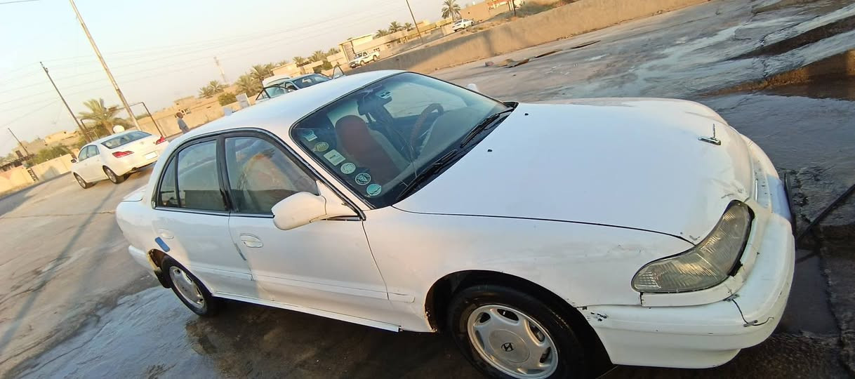 السلام عليكم
سوناتا موديل ١٩٩٤
كير مكينه مكفولات 
تخم تاير + صدر امامي خلفي جديد 
بدون ضربه وتبديل بيها رشات صبغ ابيع حزام 
دواخل نضيفه وكهربائيات شغاله مابيها كل نقص 
السعر ٣٤
صلاح الدين بلد 
***********
