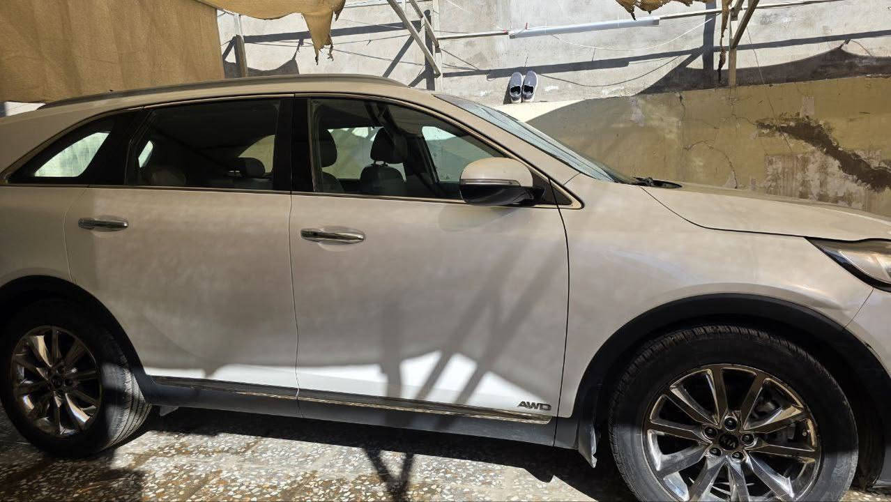 🔥 سورنتو 2016 خليجي سليمانية مع رقم مميز السيارة فول بس بدون بنوراما ماشي ١٣٣ الف 

👉 المواصفات الأبرز:
🔸 محرك قوي واقتصادي V6 3.5L
🔸 مقصورة ـ 7 مقاعد 
🔸 شاشة كبيرة تدعم Apple CarPlay & Android Auto
🔸 كاميرة خلفية+ حساسات أمامي وخلفي
🔸 تبريد وتسخين مقاعد
🔸 بصمة الابواب مع الصندوق
🔸 إضاءة LED بالكامل
🔸 بصمة دخول ذكي + تشغيل بصمة
 السيارة ما بيها اي قطعة صبغ او تبديل فقط شخط ومكانات صغيرة يحتاجلها تعديل عالبارد
☎️ للتواصل واتساب ***********
💵 السعر 220 $
مكان السيارة بغداد
