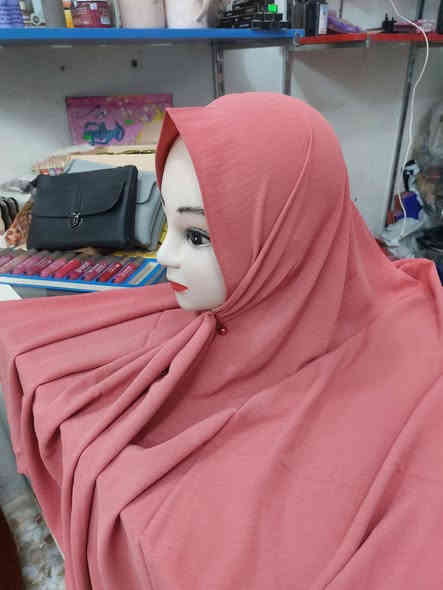 ✨ شالات درجة أولى وصلتكم  ✨
 حجابات وكوزمتك الهادي 
🧣 شال خامة ثقيلة
قماش راقي، ناعم، ولبسة فخامة 💎✨

🧣 شال خامته كرنكل
ألوان زاهية وجميلة، خامة خفيفة ومرتّبة… تناسب كل الإطلالات 🌈💖

✔️ الخامتين درجة أولى
✔️ موديلات حديثة وألوان راقية
✔️ متوفرين الآن حصرياً عند حجابات وكوزمتك الهادي 

😍 دلّلي نفسچ بشال يليق بذوقچ
للحجز مراسلة الصفحة او الاتصال واتس اب
***********
