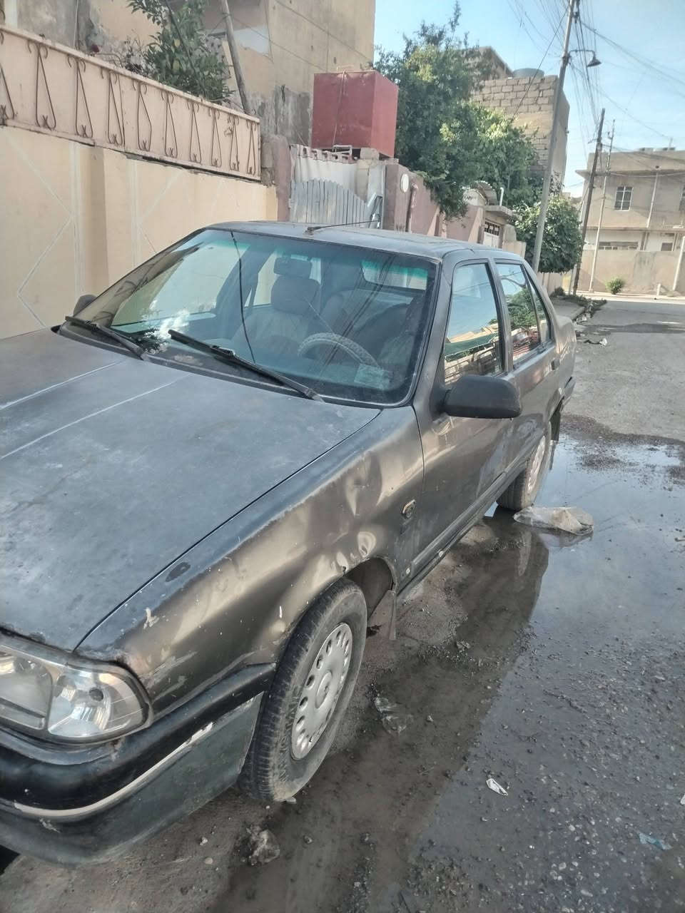 سلام عليكم  رينو موديل 92 سنويه باسمي شرط تحويل رقم الماني  سعر 17 ورقه الاتصال على رقم (***********)
