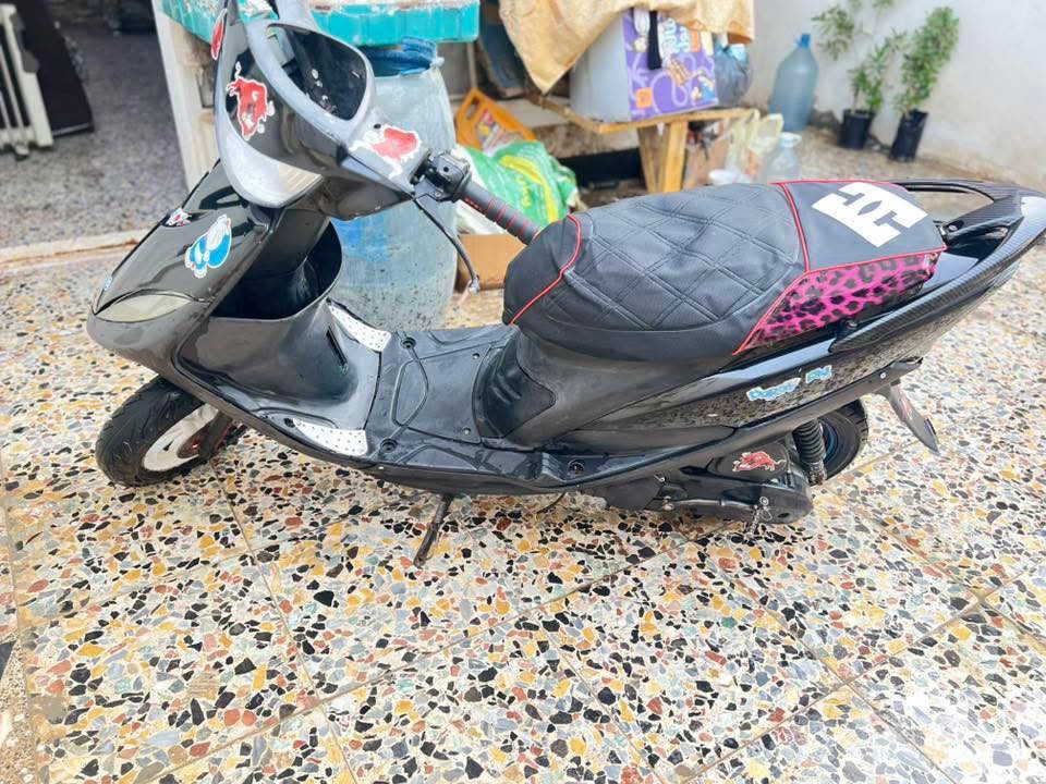 سلام عليكم دراجة ماكس محرك نضيف كهربائيات  شغالةنكرة سلف السعر 300 المكان جسر ديالة جديد الرقم ***********
