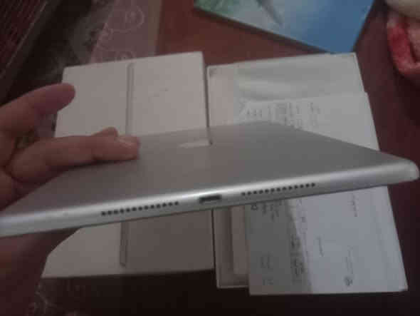 سلام عليكم ايباد 9 مستخدم ع ايد وحده 60فريم جهاز نضيف كارتونه وشاحنه مالته كامل سعر 250
/***********
