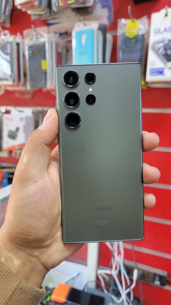 سلام عليكم
اس  23الترا 
ذاكره 256
رام12
شرق أوسط افضل نسخه الياباني 
تك شريحه +شريحه الكترونيه 
شرط لاصق شاصي بعده بي 
سعر 590ارخص سعر بالعراق
العنوان نجف عباسيه


**إذا كنت صاحب هذا الإعلان وتريد حذفه لأي سبب، رجاءا أرسل رسالة إلى الدعم الفني**