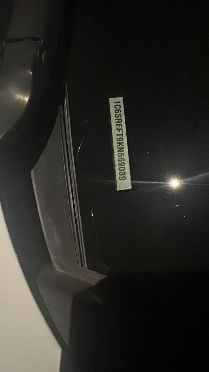 سلام عليكم دوج رام موديل 19 رقم بغداد ميز السعر 23 وبيه مجال رقم *********** مكين 8 سلندر
