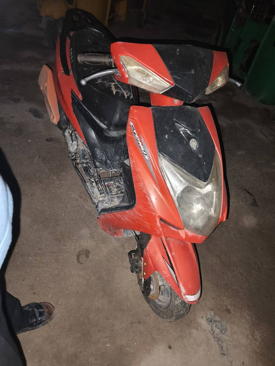 سلام عليكم دراجه للبيع مكينه مجفت مره وحده الدراجه مزوده صالنصه ويل مشيف سكنس شمعه عوزها بس باتري وسواد تره ما مغسوله سعر 200 الرقم ***********
