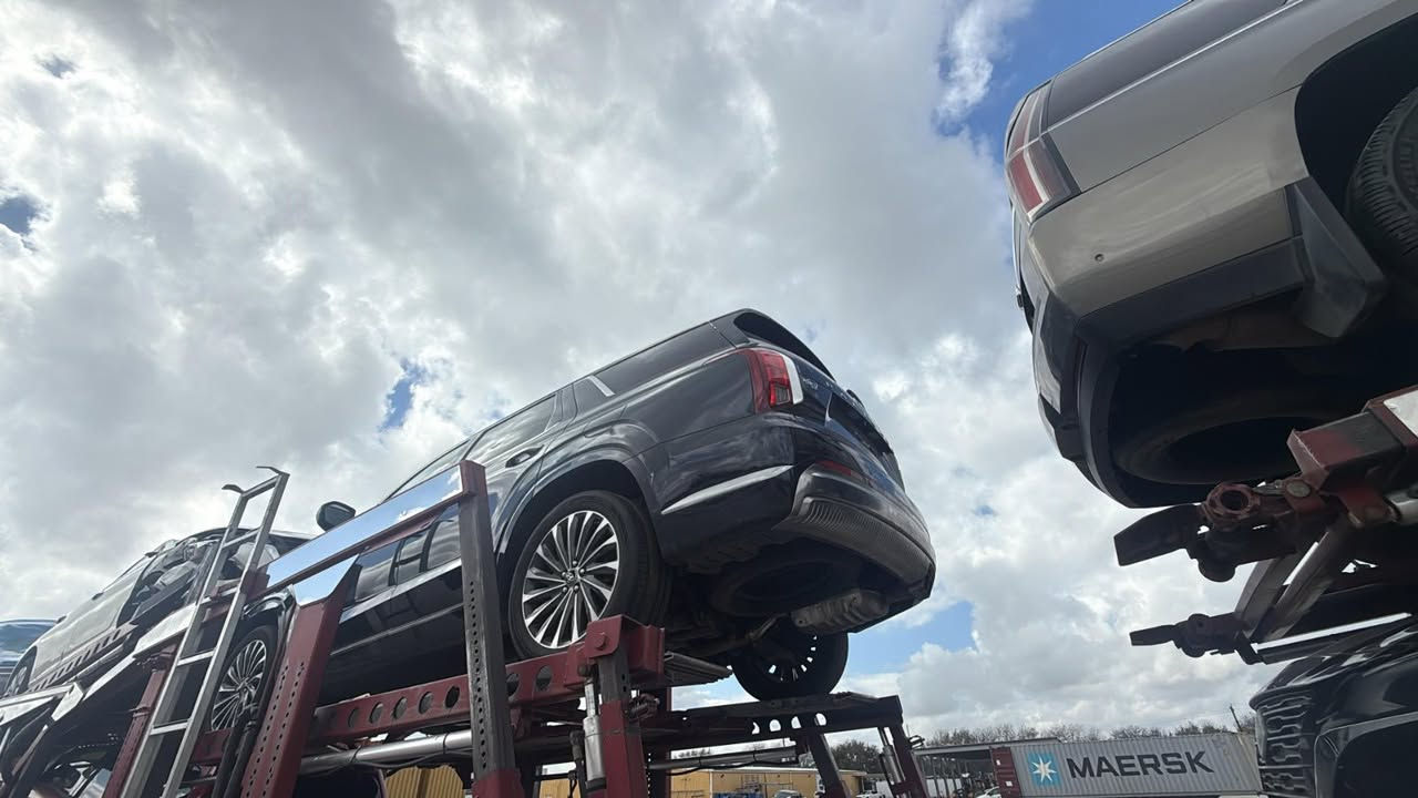 السلام عليكم 
للبيع
هونداي بلسايد 2024 كلكرافي
داخل ابيض 
تقديم ترجيع في البصمة 
فول فول مواصفات vip
مواصفات غنية عن التعريف
باقي 50 يوم وتوصل للعراق 
السعر شدتين و 25 ورقة
 واصل للاردن بدون كمرك وتصليح
الحادث فقط دعامية +مازدات
للتواصل ***********
