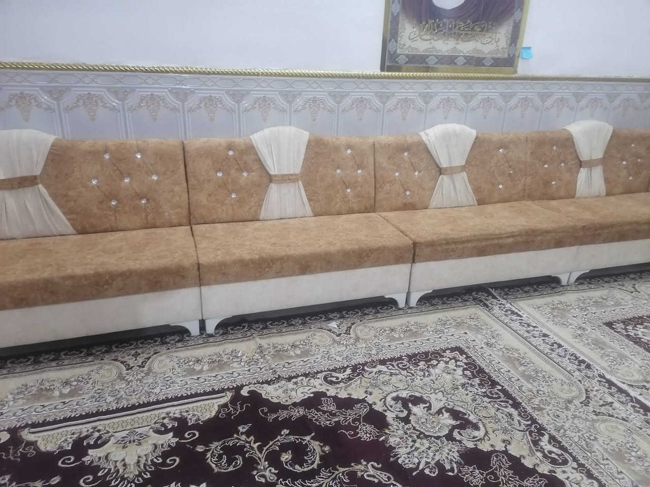 ديوان ١٤ متر يعني ٢٠ مقعد سعره ٤٥٠ الف جدا نظيف عنوان بابل الحمزة الغربي الجمعيه بصف ازياء منتظر موسى للاستفسار *********** واتساب أو مراسلات الصفحه يوجد توصيل
