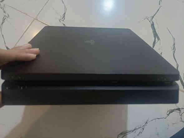 سلام عليكم 
بلي فور سلم 1 تيرا مساحته لوك ستيكر ما مفتوح و لا مصلح
نظام 11.00يتهكر 
وياه قرص ثلاث اقراص و من بينهن قرص بيس 2021
السعر: 350الف كامل 
الرقم: ***********
بدون قرص البيس سعره 250الف...
