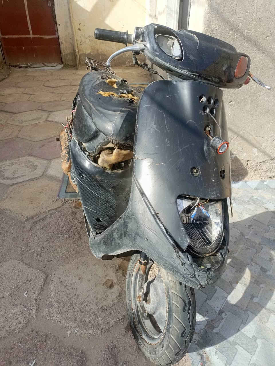 لبيع دراجه كومه حديد شغاله...
تواير جدد كابريته جديده..سعره..70الف..
واتساب..‏‪***********‬‏
