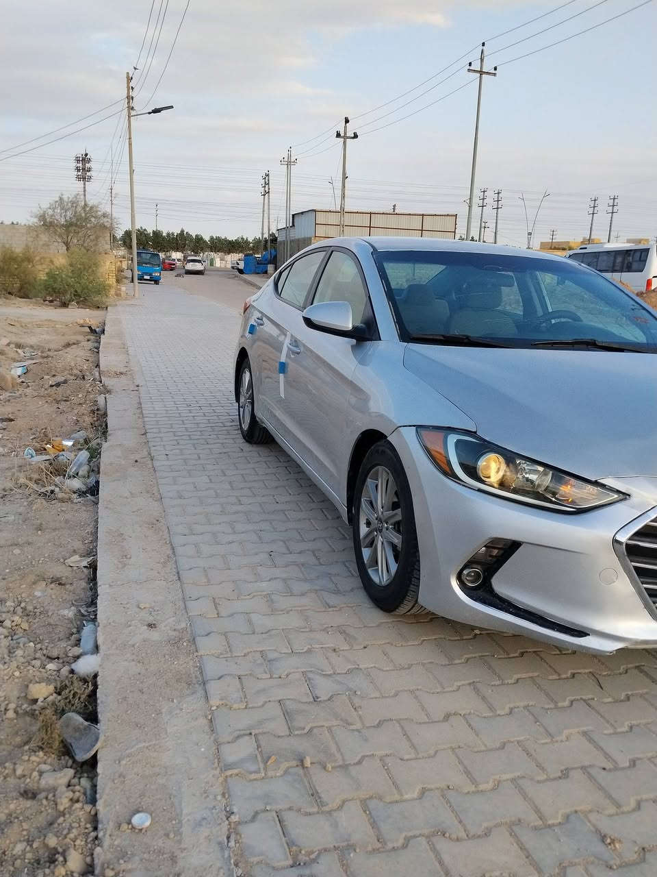 السلام عليكم انترا موديل 2017 وارد امريكي رقم ميسان مكينه 2000 تبريد ثلج تتفئه تخم تاير جديد حداديه جديده كهربائيات كلها شغاله سياره جاهزه مال جناي السعر 105 وبيها مجال العنوان بصره قضاء القرنه ***********
