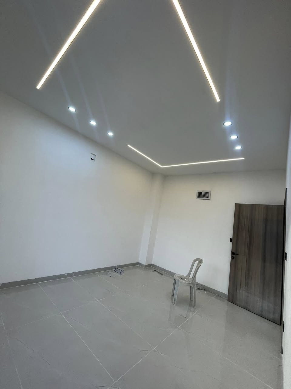 دار لللبيع حي الصديق الاولى مقابل باب ملية طب الأسنان جامعة الموصل الباب الرئيسي 100م ركن 10*10م بيت تصميم تركي البيت درجة اولى فول موصفات ***********—***********—
