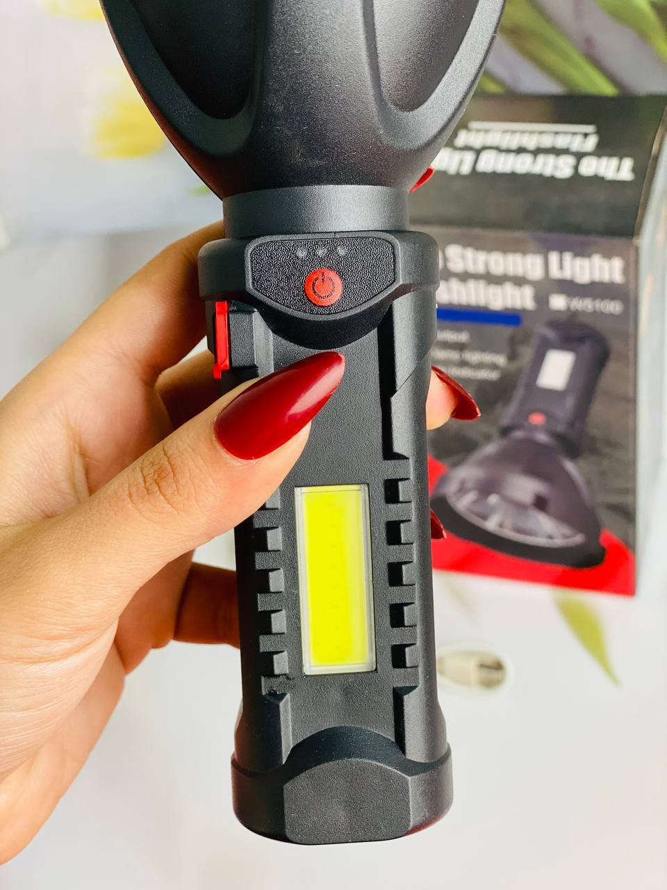 كشاف يدوي قوي يُعرف باسم "The Strong Light Flashlight" ويتميز بالمواصفات التالية:
تقنية الإضاءة: يستخدم مصابيح LED عالية الكثافة لإضاءة ساطعة.
الوظائف: يحتوي على إضاءة جانبية بالإضافة إلى الكشاف الرئيسي ومؤشر للبطارية.
الشحن: قابل لإعادة الشحن ويحتوي على مخرج USB لاستخدامه كبنك طاقة.
المدى: يوفر إضاءة لمسافات طويلة.

السعر 13 الاف
يوجد توصيل جميع المحافظات العراق 4 الالف


**إذا كنت صاحب هذا الإعلان وتريد حذفه لأي سبب، رجاءا أرسل رسالة إلى الدعم الفني**