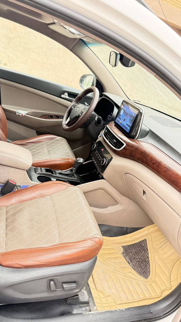 توكسان موديل 2020فول
🔹 السياره بنوراما
🔹 لايت خمس عدسات
 🔹كشنات كهرباء السايق والراكب
🔹 سياره كوري سايد بريك بالرجل
 🔹كشنات جلد 
🔹كروز سرعه
 🔹حساس كامرى مري شفط
🔹 بصمه 
🔹سبير مانازل السياره كفاله عامه شخط مابيه سياره جديده حداديه مكينه جديد مامفتوحه جاهزه سياره رقم بغداد الجديد ماشيه 110 داخل صاج شحن لاسلكي السعر 213 $
للأستفسار *********** النجف, العراق
