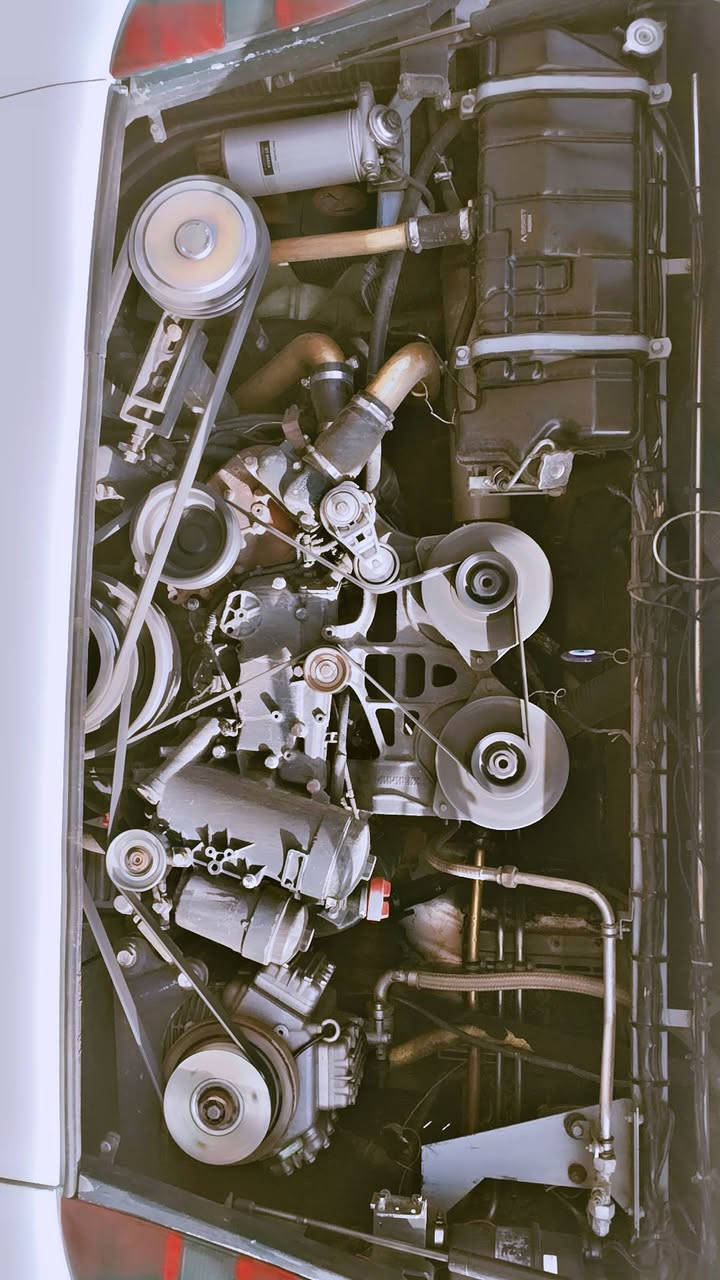 سلام عليكم باص ام سيوف حجم 17مديل 2007 اصل رقم شمالي كير عادي  مكينه 8 تبريد صيني جبير كمبريسر ٣ كورات خير من الله ثلج عدد لمقاعد 56مكان سياره   بغداد ***********
