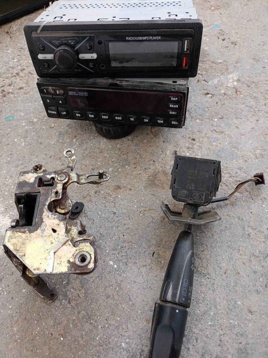 السلام عليكم 
مشط برنس فراشه شغاله
مع غراض قيم واخذهن 
مكاني بابل اسكندريه
***********
