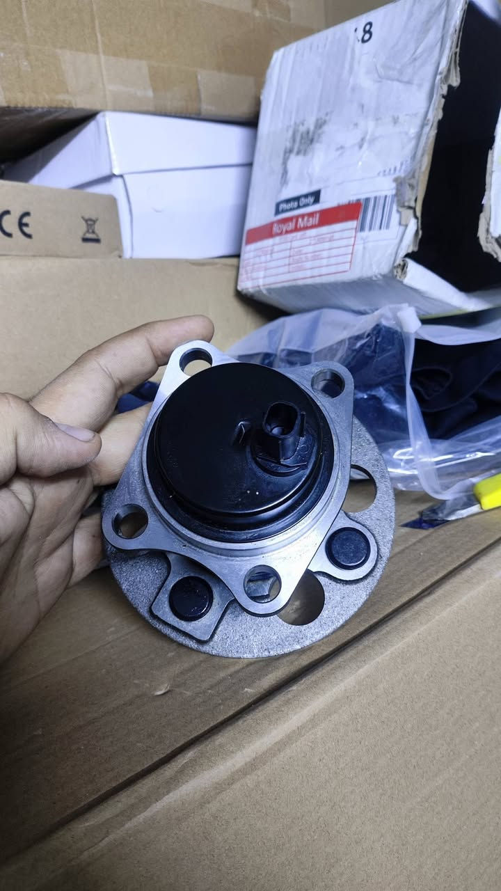 السلام عليكم 
السلام 25 مع التوصيل 
مال شنو ما اعرف اني صاحب امزون وطلعلي هذا وكالو مال سياره تويوتا 
***********
