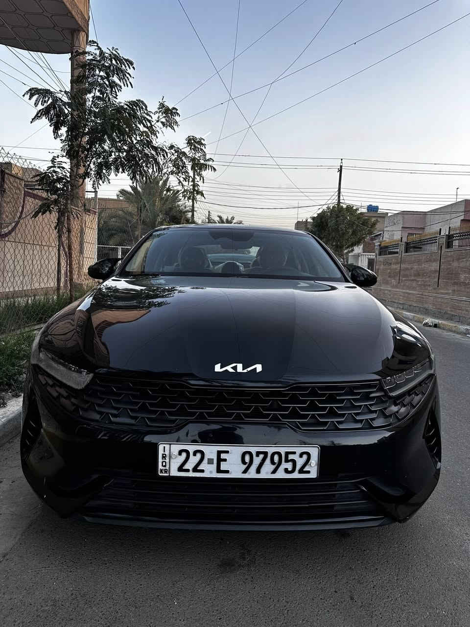 تحيه طيبه الاخوه الأعزاء k5 موديل ٢٢ وارد أمريكي بدون ايرباك بدون شاصي بدون لغد حادثه مال امريكا باب وجاملغ وهنا بل عراق صار بيها شخوط ونرشت حزام بدون بنيد ولا صندوق ولا قماره بصمه السياره رادارات جانبيه وحساسات إماميه خلفيه كامره رقم أربيل الجديد ابسمي السياره نضيفه جدا مكرك ١٦٠٠ تيربو مكانها بغداد العامريه سعرها ١٢٩ قفل قفل بدون عمله 
***********
