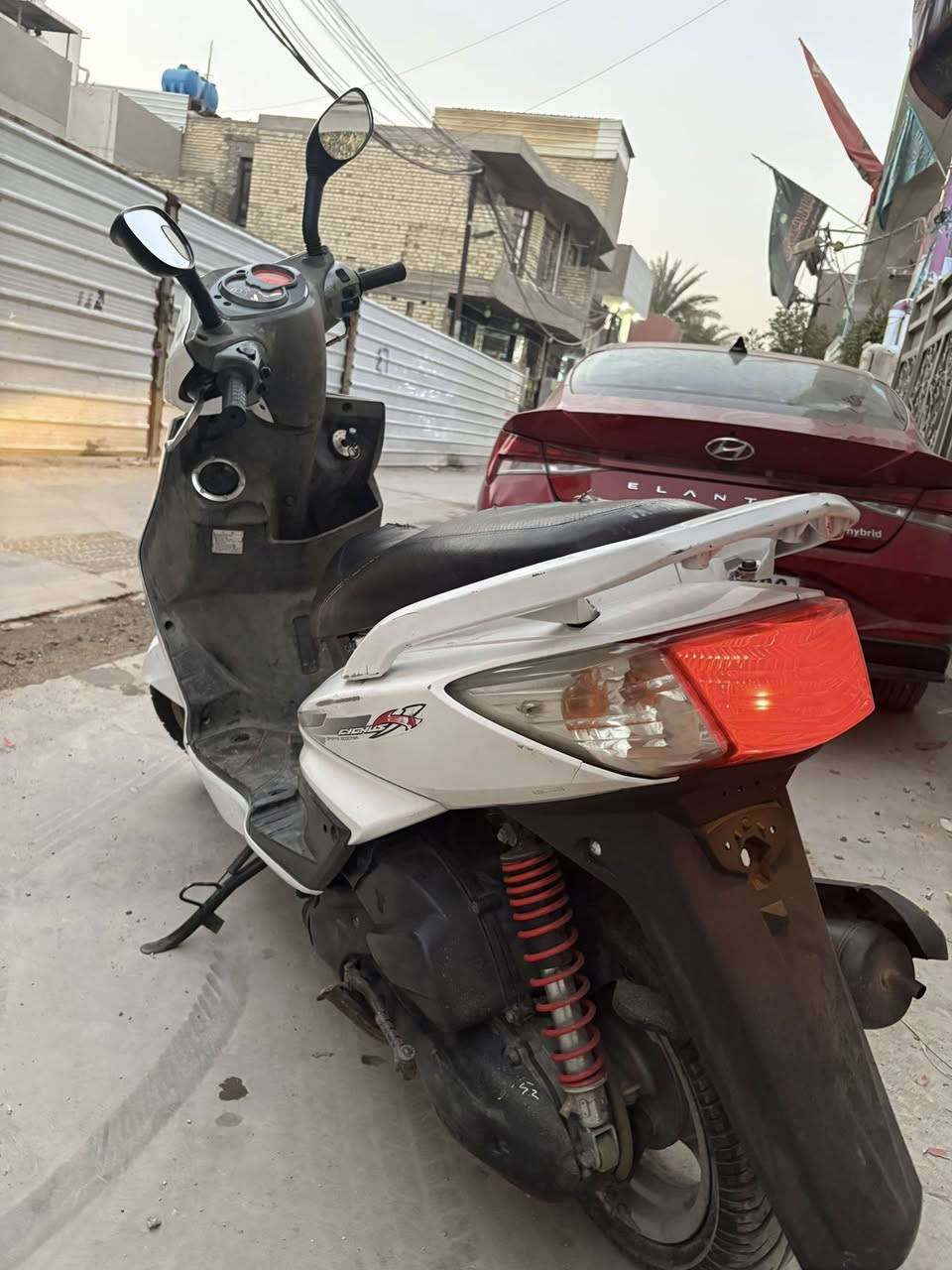 السلام عليكم 
سكنس للبيع فحل كابريتر كلشي بلادي ماشيه٦٨٠٠٠تشتغل سلف و الهندر السعر و التفاصيل خاص أو على هذا الرقم *********** عنوان الكريعات
