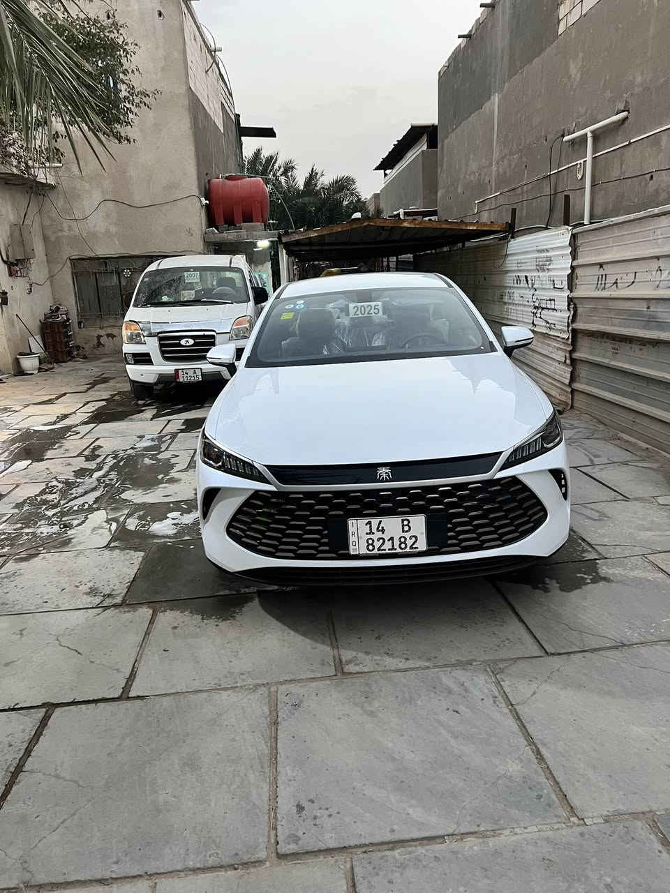 السلام عليكم للبيع سيارة بي واي دي مديل25كفالة ماشية 9الف مكاني بصرة ***********سعر 130وبية مجال سيارة حرة. رقم بصرة تحويل
