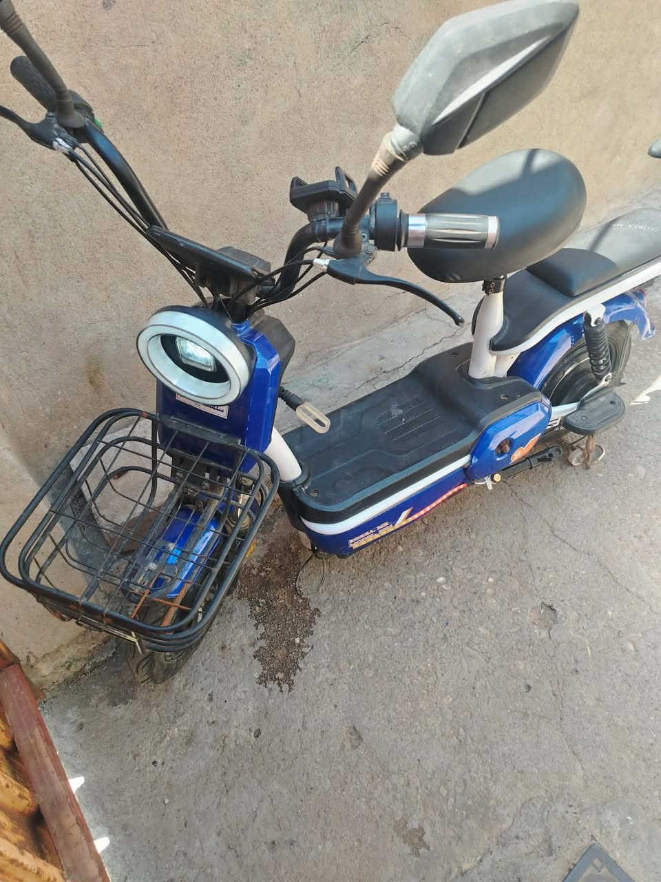 السلام عليكم مأطور شحن للبيع نظيف لون 💙بس بي وير بل شاشه مكطوع السعر 250بي مجال


**إذا كنت صاحب هذا الإعلان وتريد حذفه لأي سبب، رجاءا أرسل رسالة إلى الدعم الفني**