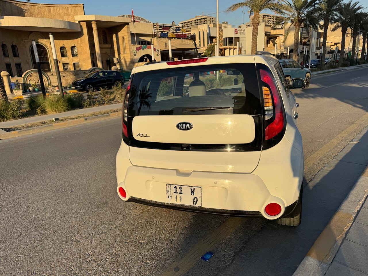 #بحالة__الزيروووووو 
كيا صول  2016 خليجي وكالة الدولية 
ماشيه 19 الف حقيقي السياره بحالة الزيروووووو 😍
محرك 1600 دوش المرغوب 
 مواصفات السياره:-
شاشه وكامرة، حساسات خلفية 
و يدات ابواب نيكل،  ويل كب تبريد شاشة 
كشنات مخمل لونين،  مري شفط و اشاير بالمري 
وباقي المواصفات المعروفه بالنسبه للكيا الصول 
مكفوله كفالة عامه من الصبغ عدا الدعاميات اثر شخوط  بيها بارد بسيط بالجاملغ والباب الخلفي اليمنى............. 
مكان السيارة بغداد اليرموك
للاستفسار 
 ***********
. 
. 
✅علق تم يصلك السعر خاص مباشرةً ⚡💰⚡💰⚡
. 
. 
. 
. 
. 
. 
💥اذا كنت تريد نشر سيارتك تواصل معنا عبر الصفحه.
