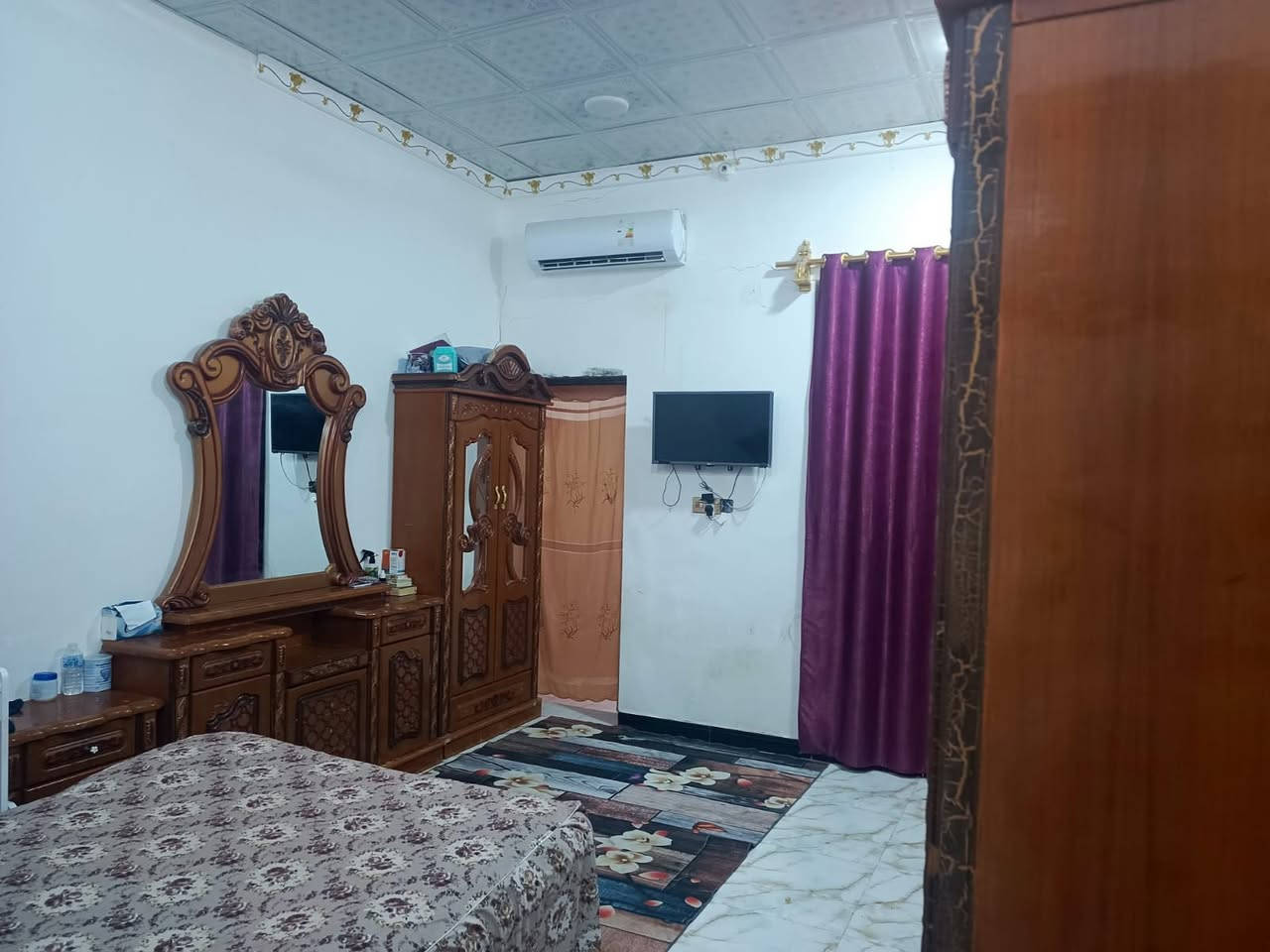 بيت للبيع 600 متر رافع معاملة تمليك طابو 3غرف نوم كهرباء وماء جاهز للسكن 
العنوان حي الرسول (بريديه) 
للاستفسار الاتصال على الرقم 
***********
