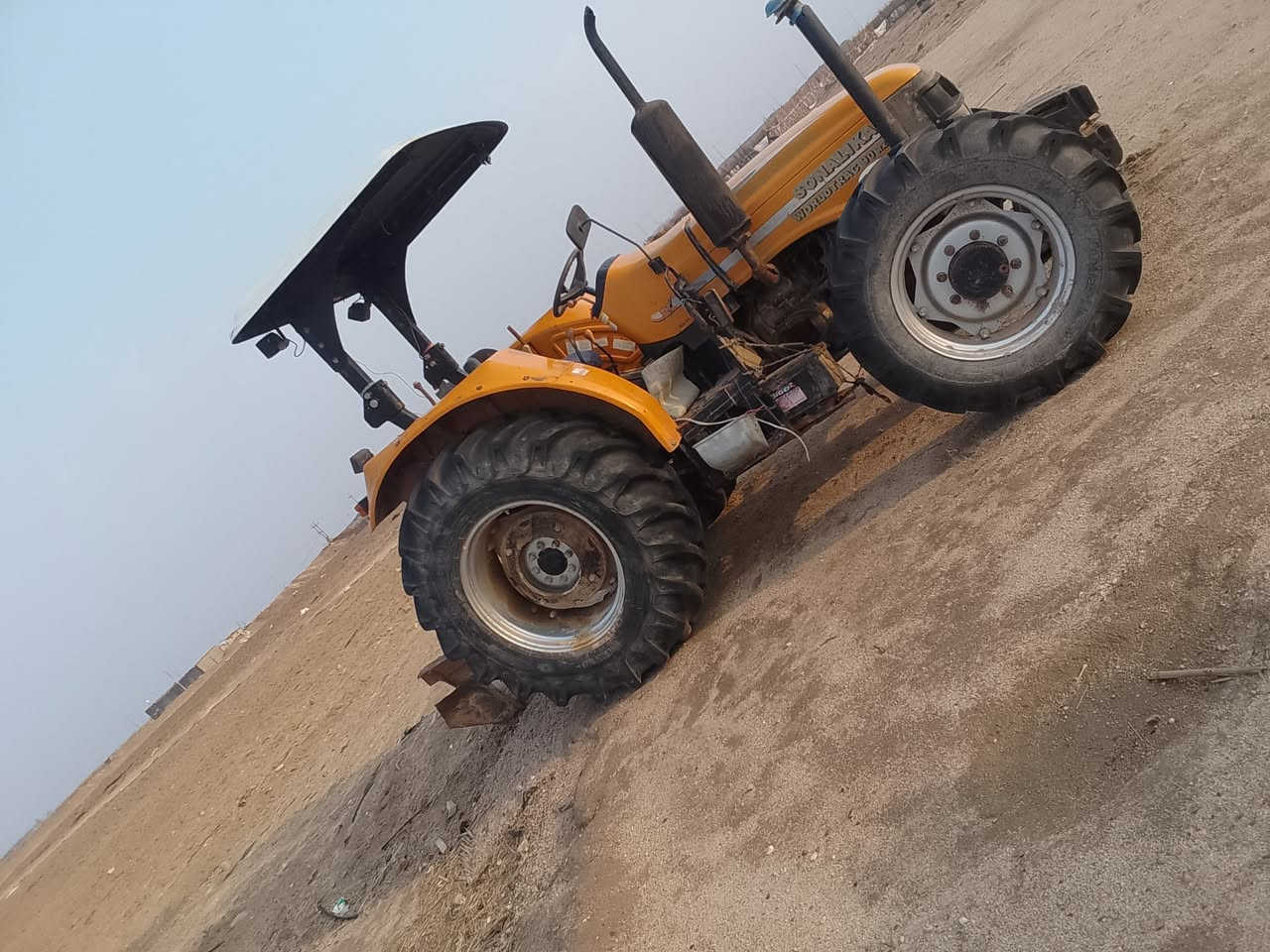 سلام عليكم كاروبه البيع جاهزه معدات كامله فدان وخرماشه و ديجر ولافوفه وباذره  رقم سعر خاص ***********
