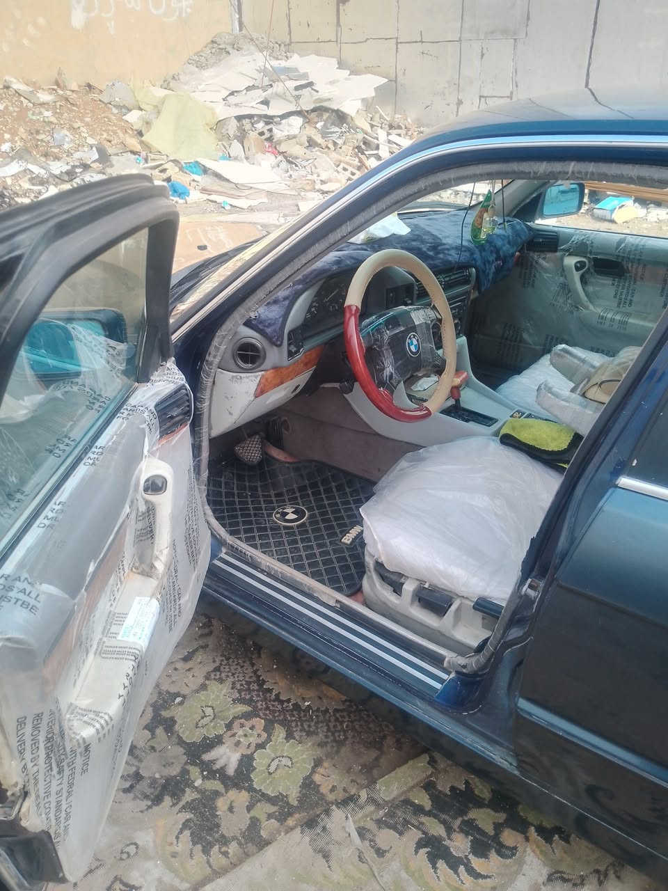 بي ام دبليو حجم 520موديل 92 مكينه مسكر عدل مكفوله كير أوتوماتيك مكفول حاويه قبل شهر شديته حداديه امامي خلفي جديد تخم تاير جديد غرفه جديده سنتر لك شغال كهربائيات كله شغاله مكفوله من الضربه سعرها 48وبيه مجال قليل مكاني سليمانيه وهذه رقمي ***********
