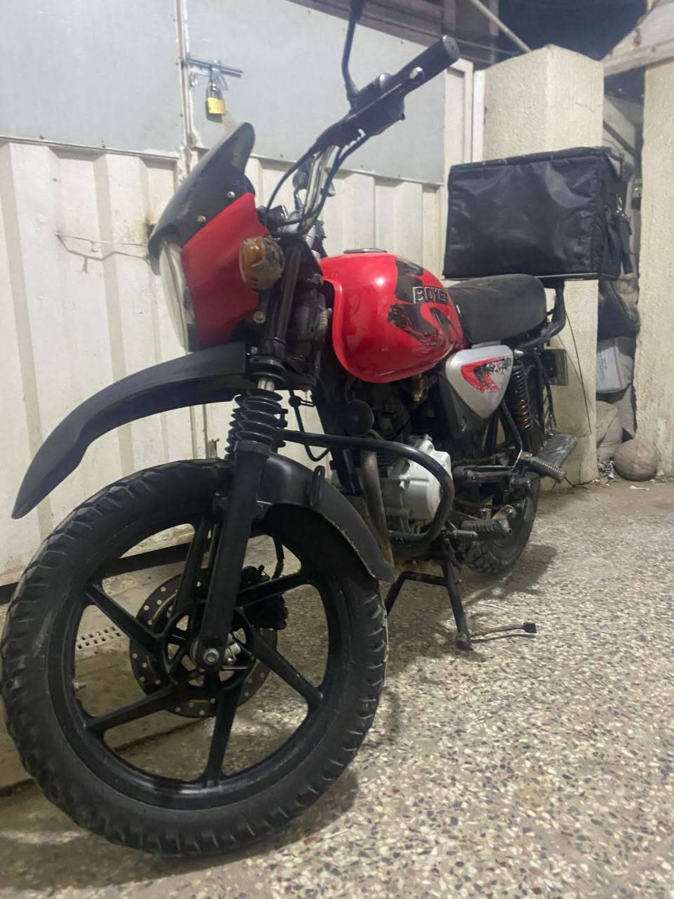 عندي هاي البوكسر للبيع رقم جديد بيها الماشه بيها. شمره  بس بدون دبلات  لان  جانت بل حجز وشامريها شمر من
 الكرين مال مرور واشاره  ليوره مكسوره   والصينيه مالتها  موجوده  يعني يرادلها بس شد
سعرها مليونين
موديل ٢٢
الشراي يتصل
***********
***********
