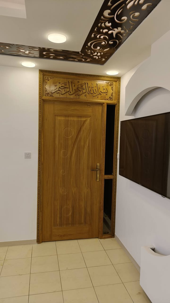السلام عليكم
أبواب قواطع بين صالة ومطبخ
أبو سجاد النجار ***********
نجارة عامة
